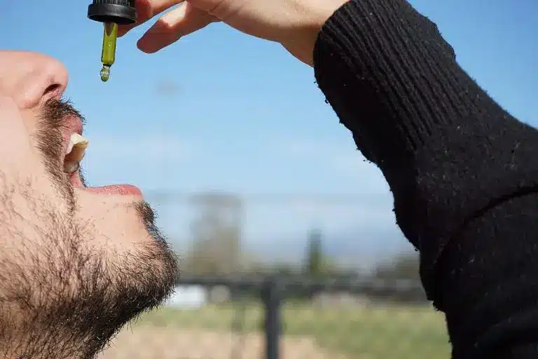 Advantages & Disadvantages of Tinctures
